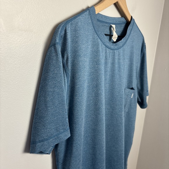 Vuori Men's Large Tradewind Performance T-Shirt Blue Short Sleeve Pocket V109 - Picture 3 of 8